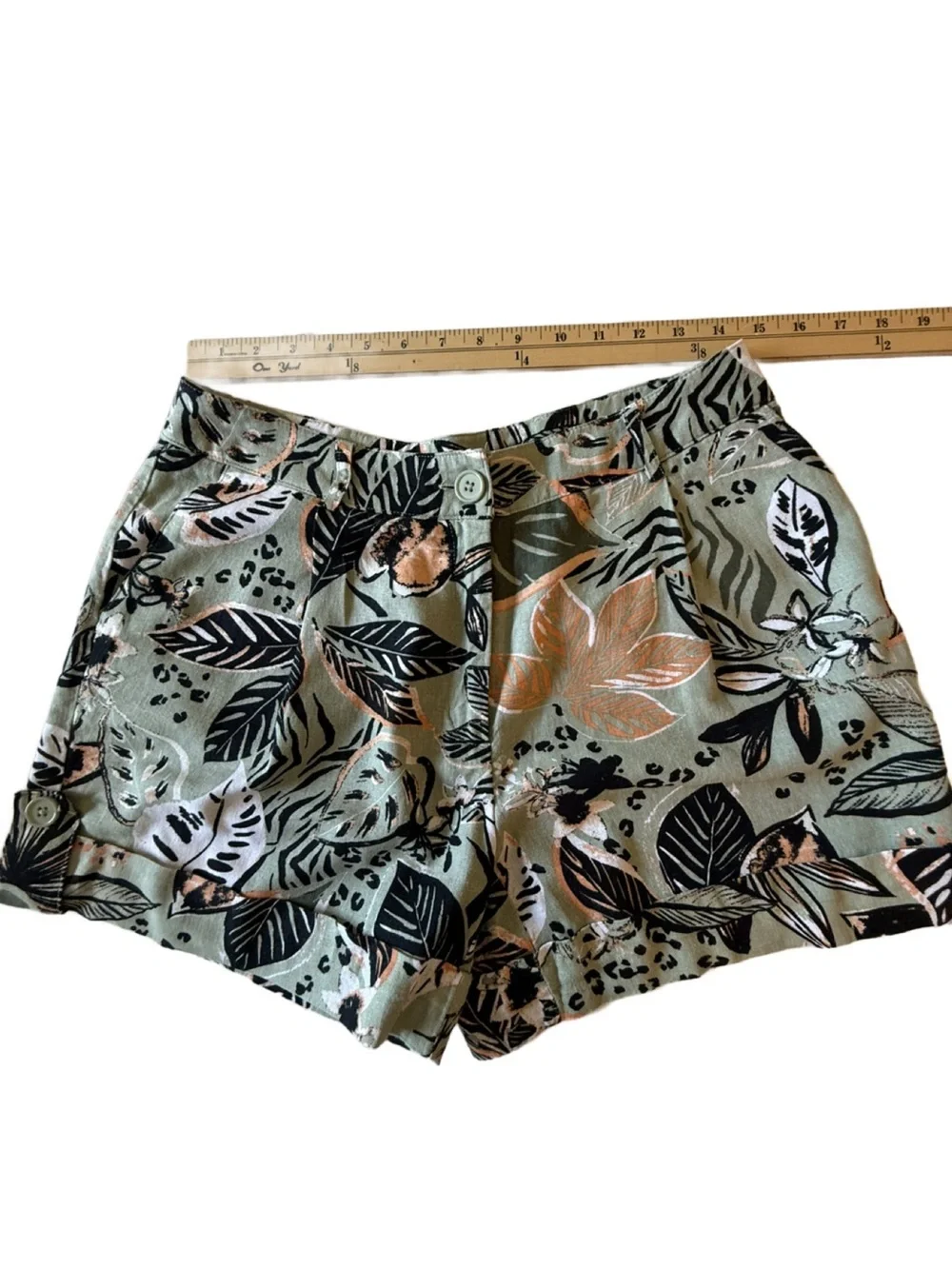 Blue Sol Linen Blend tropical Shorts. Size 6